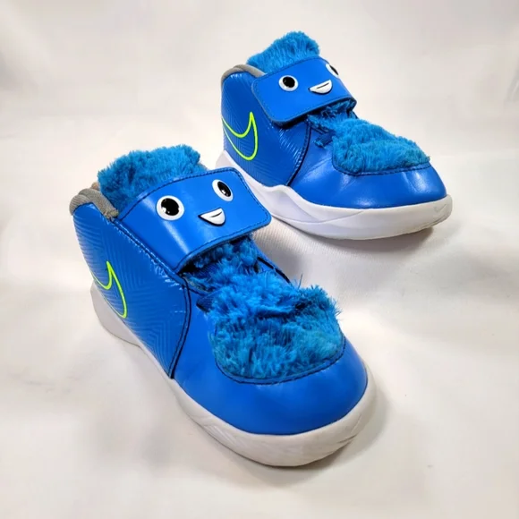 Nike Team Hustle D Fast N Furry Blue Basketball Shoe Size 8C